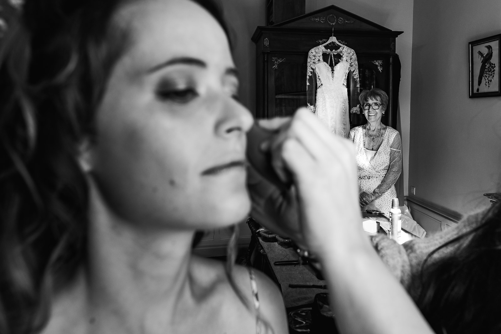 Préparatifs de la mariée et sa robe, mariage en Lozère Préparatifs de la mariée et sa robe, mariage en Lozère