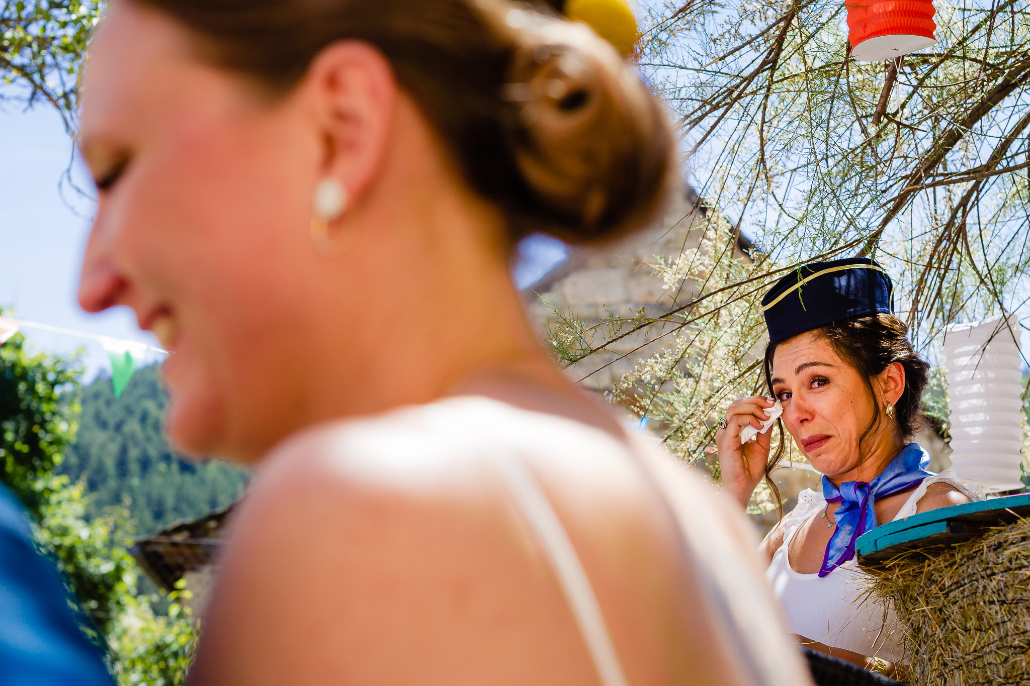 Photographe de mariage à Mende, Lozère — cérémonie laïque en extérieur
